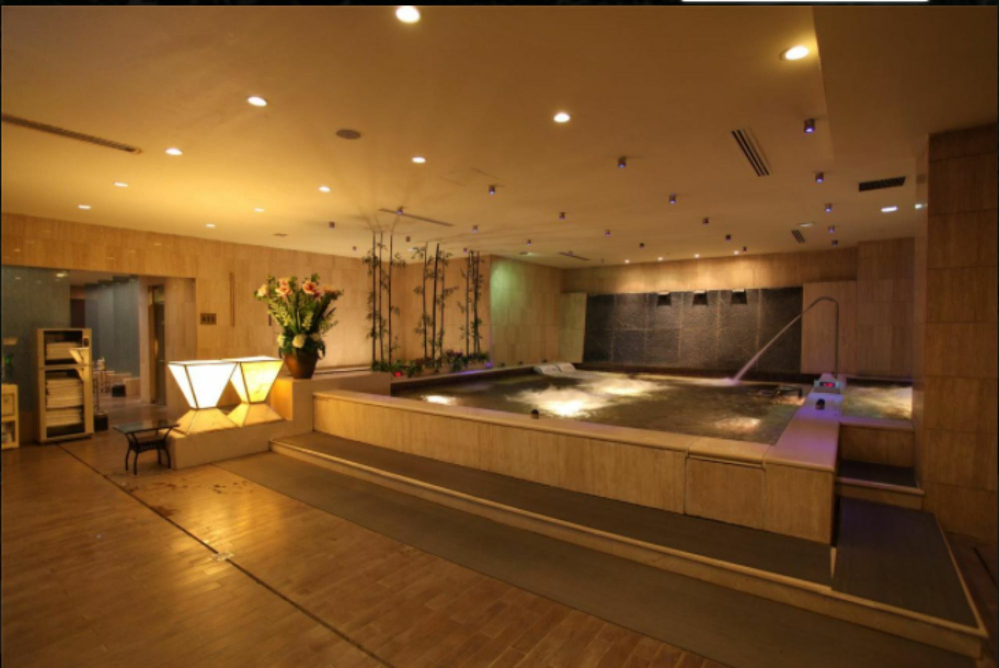 Ruiwan New Century Hotel Tientsin Esterno foto